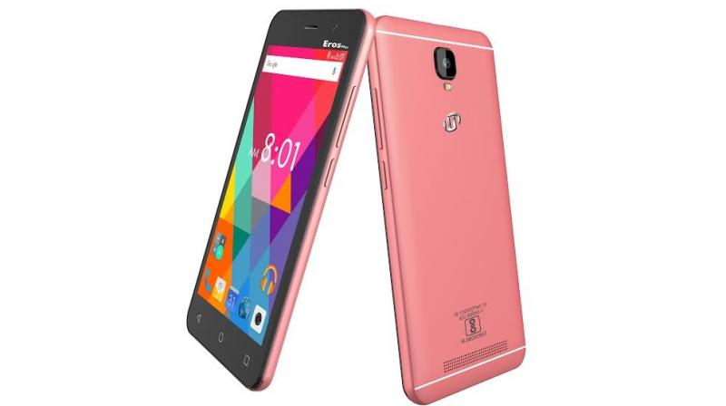 It is equipped with a 2000mAh Li-Ion battery, it claims to offer up to 7.5 hours of talk time and 240 hours standby time. It is equipped with a 2000mAh Li-Ion battery, it claims to offer up to 7.5 hours of talk time and 240 hours standby time.
