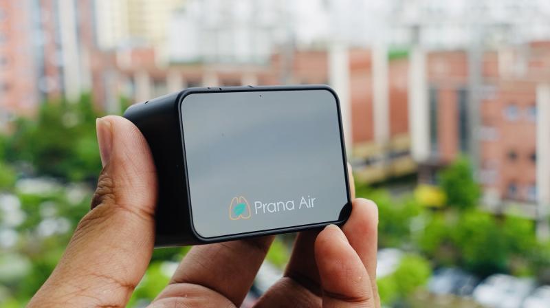 Prana Air Pocket Monitor has a built-in, high quality sensor to check PM2.5 values. Prana Air Pocket Monitor has a built-in, high quality sensor to check PM2.5 values.