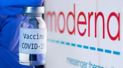 US firm Moderna said it would file requests for emergency authorization of its Covid-19 vaccine in the United States and Europe on November 30, 2020, after full results confirmed a high efficacy estimated at 94.1 percent. (AFP)