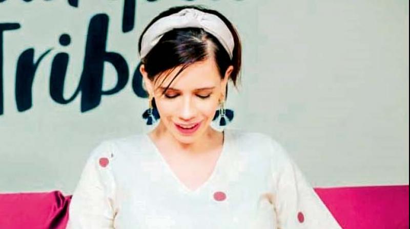 You have actor Kalki Koelchin, who is pregnant with her boyfriend’s baby. Commitment is not lacking, it’s just the ring. You have actor Kalki Koelchin, who is pregnant with her boyfriend’s baby. Commitment is not lacking, it’s just the ring.