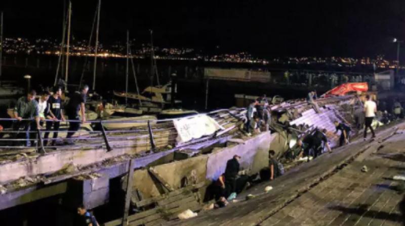 Vigo's mayor Abel Caballero said the platform that collapsed just before midnight was 30 metres long and 10 metres wide. (Photo: Twitter | Miguel_Fidalgo) Vigo's mayor Abel Caballero said the platform that collapsed just before midnight was 30 metres long and 10 metres wide. (Photo: Twitter | Miguel_Fidalgo)
