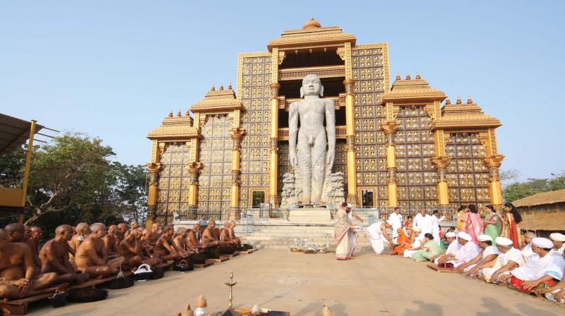 Every middle-aged and elderly person in Dakshina Kannada district has some such memories related to the Bahubali of Dharmasthala. Every middle-aged and elderly person in Dakshina Kannada district has some such memories related to the Bahubali of Dharmasthala.