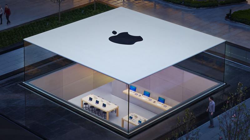 Apple supply chain executive Tony Blevins testified on Friday that Apple has also considered MediaTek and Samsung, one of its largest rivals in the smart phone market, to supply the chips for the next generation of wireless networks known as 5G. Those networks are expected to start rolling out this year and provide faster data speeds than current 4G networks. Apple supply chain executive Tony Blevins testified on Friday that Apple has also considered MediaTek and Samsung, one of its largest rivals in the smart phone market, to supply the chips for the next generation of wireless networks known as 5G. Those networks are expected to start rolling out this year and provide faster data speeds than current 4G networks.