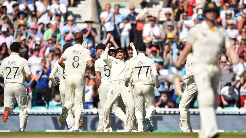 Stuart Broad celebrates the fall of Steve Smith's wicket. Smith, however, this time he managed to score only 23 in the second innings. (Photo:AFP) Stuart Broad celebrates the fall of Steve Smith's wicket. Smith, however, this time he managed to score only 23 in the second innings. (Photo:AFP)
