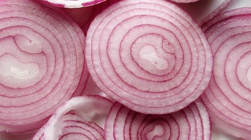 The non-toxic, biodegradable and biocompatible device takes advantage of the suitable piezoelectric properties of the onion skin. (Photo: Pixabay) The non-toxic, biodegradable and biocompatible device takes advantage of the suitable piezoelectric properties of the onion skin. (Photo: Pixabay)