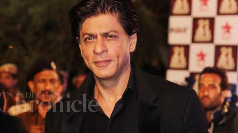SRK deeply hurt after a fan loses life in an attempt to see him. SRK deeply hurt after a fan loses life in an attempt to see him.