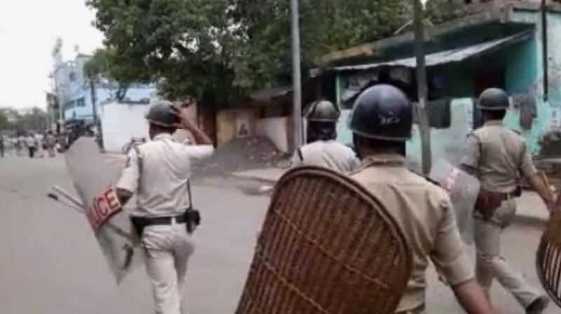Police had to resort to lathi charge to disperse the crowd. (Photo: File) Police had to resort to lathi charge to disperse the crowd. (Photo: File)