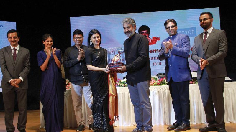 It was producer Honey Trehan and Abhishek Chaubey who came up to her to encourage her. It was producer Honey Trehan and Abhishek Chaubey who came up to her to encourage her.