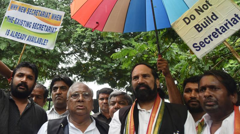 TPCC chief N. Uttam Kumar Reddy, former MP V. Hanumatha Rao and party activists stage a protest the state government’s proposal to construct a new Secretariat complex in the Bison Polo Grounds, on Wednesday. (Photo: DC) TPCC chief N. Uttam Kumar Reddy, former MP V. Hanumatha Rao and party activists stage a protest the state government’s proposal to construct a new Secretariat complex in the Bison Polo Grounds, on Wednesday. (Photo: DC)