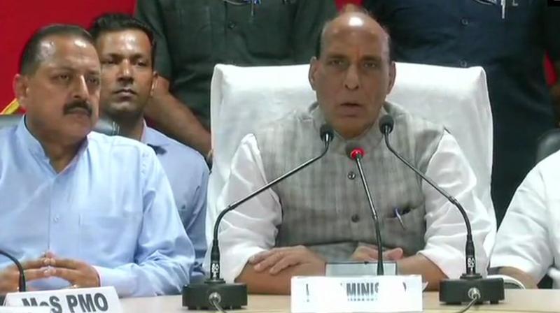 Union Home Minister Rajnath Singh inaugurated two smart fence pilot projects along the Indo-Pak border near in Jammu. (Photo: Twitter | ANI) Union Home Minister Rajnath Singh inaugurated two smart fence pilot projects along the Indo-Pak border near in Jammu. (Photo: Twitter | ANI)