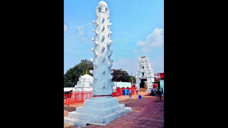 One of the deepa stambhas which is a distinct Marathwada influence. The two deepa stambhas have been kept in their original condition. One of the deepa stambhas which is a distinct Marathwada influence. The two deepa stambhas have been kept in their original condition.