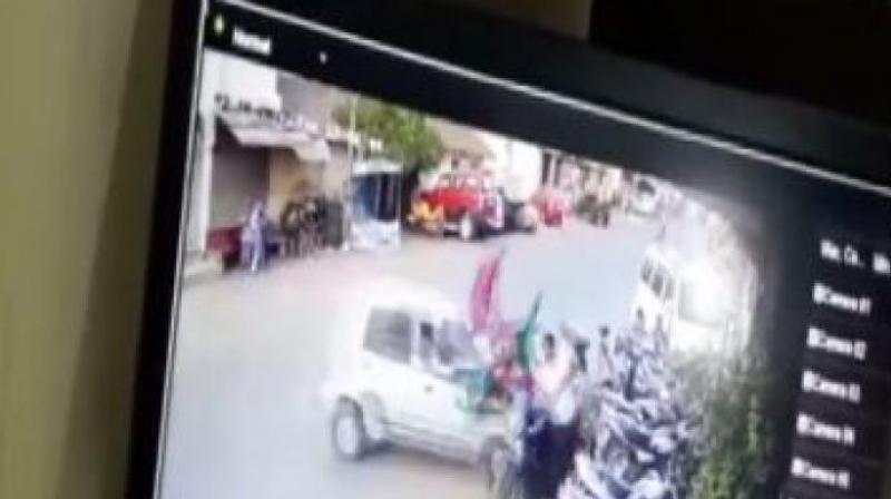 The whole incident was recorded on a CCTV camera installed near the police station. (Photo: Videograb) The whole incident was recorded on a CCTV camera installed near the police station. (Photo: Videograb)