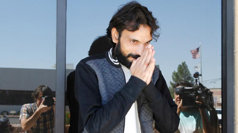Ajay Kumar, 33, bowed with his hands clasped together in a traditional Indian greeting as he walked away from a detainee processing centre in El Paso. (Photo: AP) Ajay Kumar, 33, bowed with his hands clasped together in a traditional Indian greeting as he walked away from a detainee processing centre in El Paso. (Photo: AP)