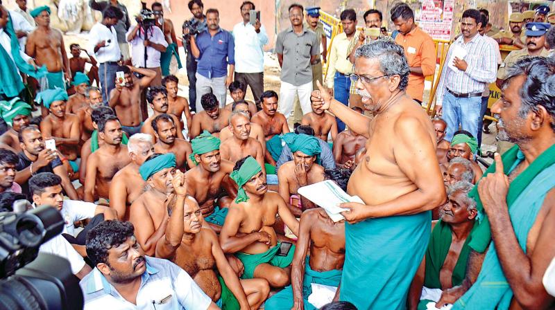Madras HC had directed TN govt to waive off all agricultural loans taking cognizance of their 23-day protest at Jantar Mantar in New Delhi. (Photo: DC) Madras HC had directed TN govt to waive off all agricultural loans taking cognizance of their 23-day protest at Jantar Mantar in New Delhi. (Photo: DC)