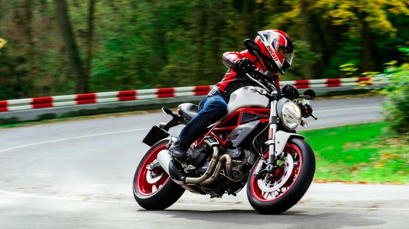 The Monster 797's powerplant is based on the Ducati Scrambler's 803cc L-twin motor, which makes 76PS @ 8250rpm and 68.9Nm of torque @ 5750rpm, which is 0.9Nm more than the Scrambler. The Monster 797's powerplant is based on the Ducati Scrambler's 803cc L-twin motor, which makes 76PS @ 8250rpm and 68.9Nm of torque @ 5750rpm, which is 0.9Nm more than the Scrambler.