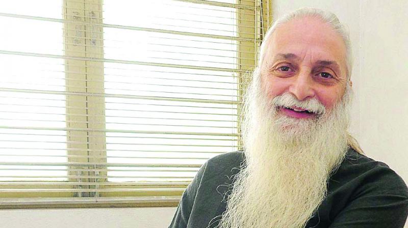 Hoshang Merchant Hoshang Merchant
