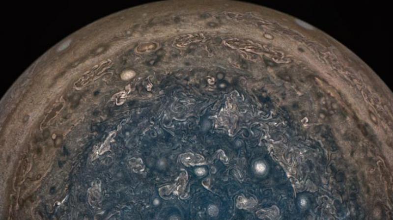 NASA's Juno spacecraft soared directly over Jupiter's south pole when JunoCam acquired this image on February 2, 2017 at 6:06 a.m. PT (9:06 a.m. ET), from an altitude of about 62,800 miles (101,000 kilometers) above the cloud tops. (Image: Nasa) NASA's Juno spacecraft soared directly over Jupiter's south pole when JunoCam acquired this image on February 2, 2017 at 6:06 a.m. PT (9:06 a.m. ET), from an altitude of about 62,800 miles (101,000 kilometers) above the cloud tops. (Image: Nasa)
