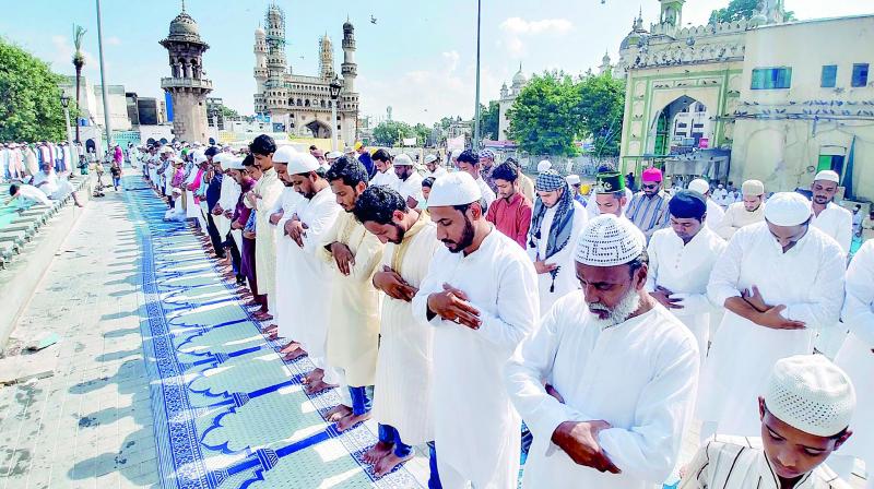Muslims held Id-uz-Zuha prayers at the Macca Masjid, in Hyderabad on Saturday. (Photo:DC) Muslims held Id-uz-Zuha prayers at the Macca Masjid, in Hyderabad on Saturday. (Photo:DC)