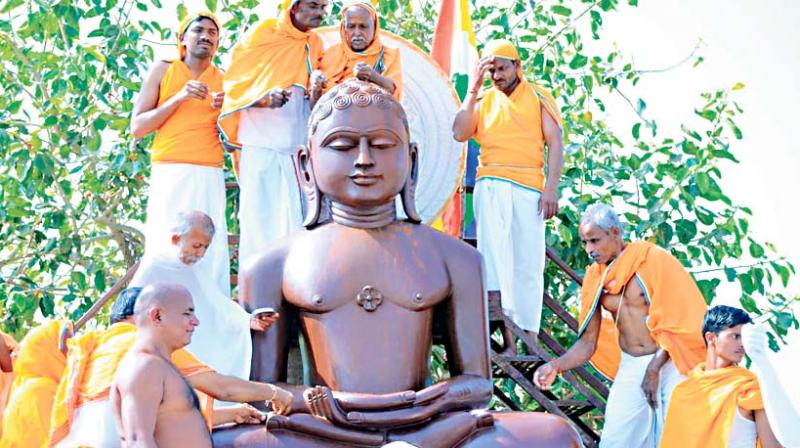 The statue of Bahubali at Bhadragiri. The statue of Bahubali at Bhadragiri.