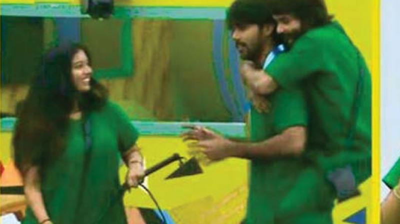 Contestants act like inhabitants of a mental asylum as part of a task in a reality show. Contestants act like inhabitants of a mental asylum as part of a task in a reality show.