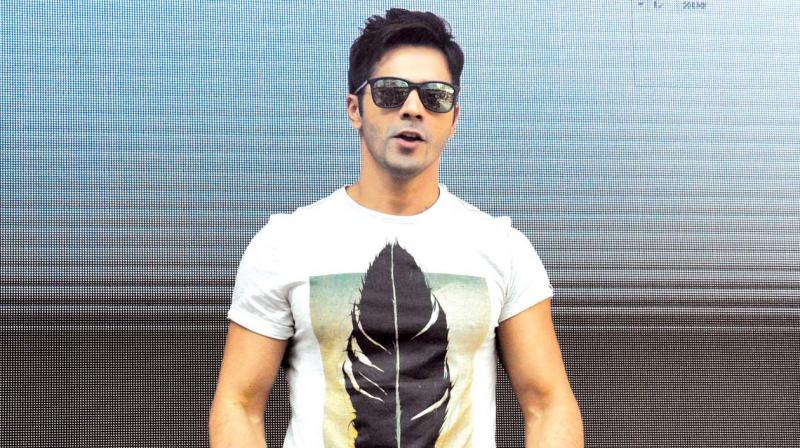 Varun Dhawan responds to Mumbai Police; says, 'My apologies, won't encourage this' Varun Dhawan responds to Mumbai Police; says, 'My apologies, won't encourage this'