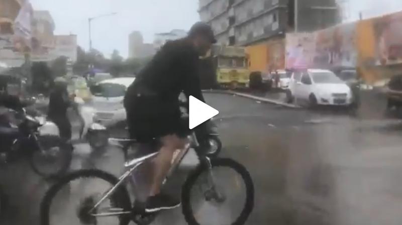 Salman Khan cycles. (Photo: Twitter) Salman Khan cycles. (Photo: Twitter)
