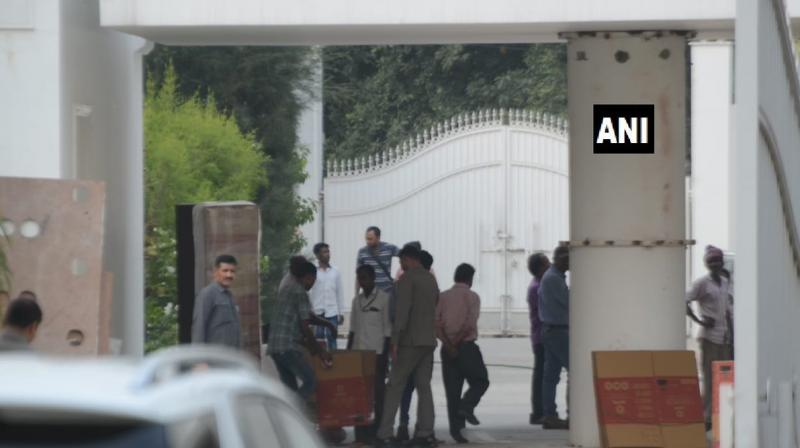 SP chief and former UP CM Akhilesh Yadav was seen shifting to his father Mulayam Singh Yadav’s residence. (Photo: Twitter/ANI) SP chief and former UP CM Akhilesh Yadav was seen shifting to his father Mulayam Singh Yadav’s residence. (Photo: Twitter/ANI)