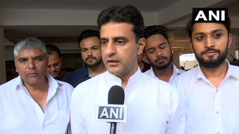 'Roshan Baig has tried to help the BJP and sabotage my campaign. But in his own constituency Shivaji Nagar, people have supported me overwhelmingly and blessed me. Workers of the Congress party have defied his diktats and supported me,' Rizwan Arshad said. (Photo: ANI) 'Roshan Baig has tried to help the BJP and sabotage my campaign. But in his own constituency Shivaji Nagar, people have supported me overwhelmingly and blessed me. Workers of the Congress party have defied his diktats and supported me,' Rizwan Arshad said. (Photo: ANI)