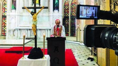 His Eminence, Oswald Cardinal Gracias, conducting the Way of the Cross at the Cathedral of the Holy Name