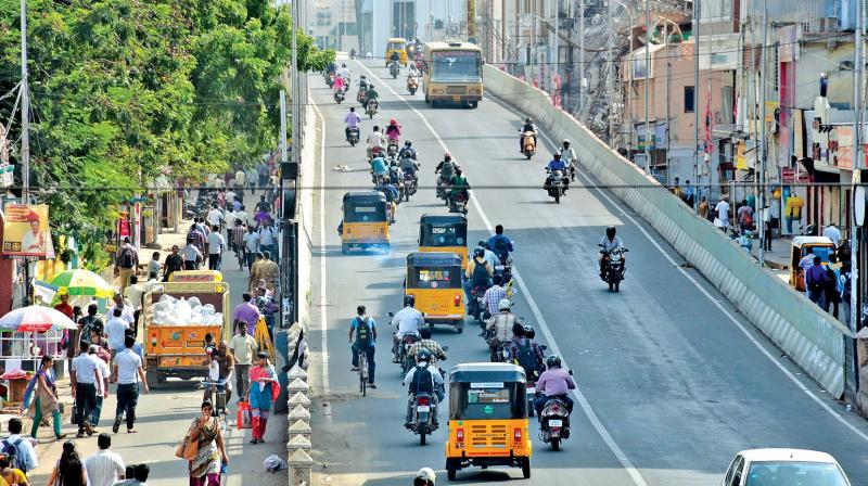 T Nagar flyover reopened to traffic on Wednesday after Chennai Silks building was demolished. (Photo:DC) T Nagar flyover reopened to traffic on Wednesday after Chennai Silks building was demolished. (Photo:DC)
