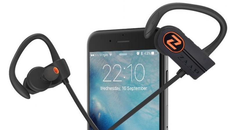 The true wireless headphone comes with Bluetooth 4.1 version and also supports Multi-Device Connectivity. The true wireless headphone comes with Bluetooth 4.1 version and also supports Multi-Device Connectivity.