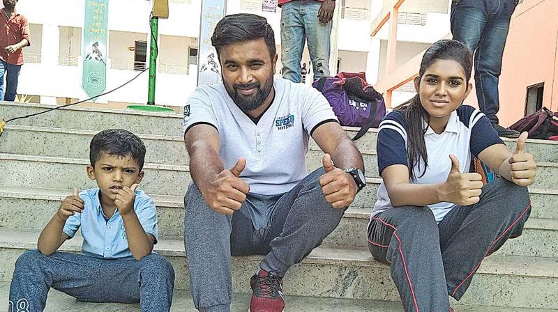 Touted to be Sasikumar’s biggest budget film made at a whopping Rs 15 crore, the film has veteran Bharathiraja sharing screen space with him in the lead. Touted to be Sasikumar’s biggest budget film made at a whopping Rs 15 crore, the film has veteran Bharathiraja sharing screen space with him in the lead.