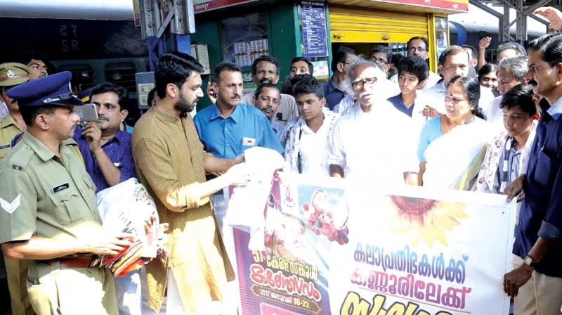 Collector Mir Mohammed Ali, Ports minister Kadannappally Ramachandran and P.K. Sreemathy, MP, receive the Kozhikode team at Kannur railway station on Sunday. (Photo: DC) Collector Mir Mohammed Ali, Ports minister Kadannappally Ramachandran and P.K. Sreemathy, MP, receive the Kozhikode team at Kannur railway station on Sunday. (Photo: DC)