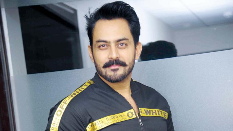 Jayram Karthik. Jayram Karthik.
