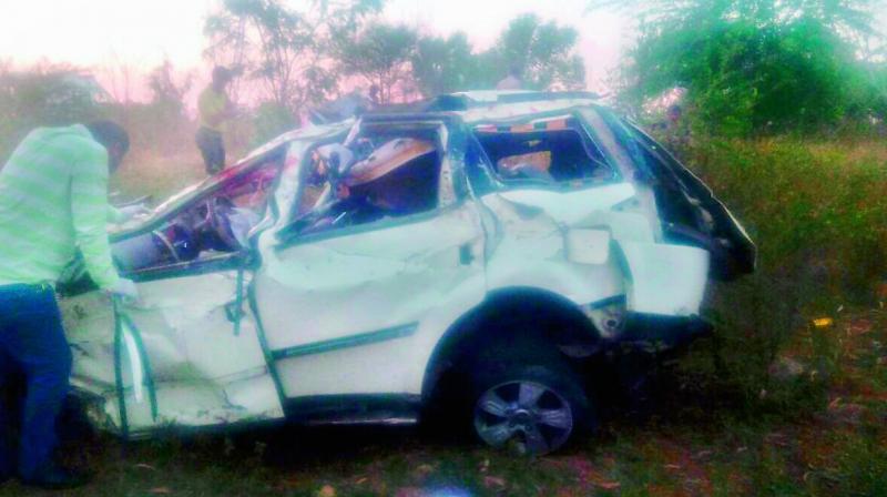 The SUV that met with an accident on the Outer Ring Road on Sunday. (Photo: DC) The SUV that met with an accident on the Outer Ring Road on Sunday. (Photo: DC)