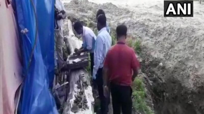 CBI officials, along with the Forensic Science Laboratory team, at the site where the skeleton was found in the district's Sikandarpur area. (Photo: ANI) CBI officials, along with the Forensic Science Laboratory team, at the site where the skeleton was found in the district's Sikandarpur area. (Photo: ANI)