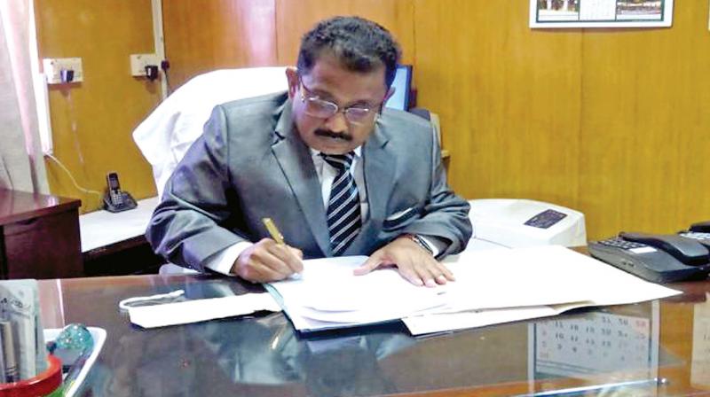 Malick Feroze Khan, TN Election Commissioner. Malick Feroze Khan, TN Election Commissioner.