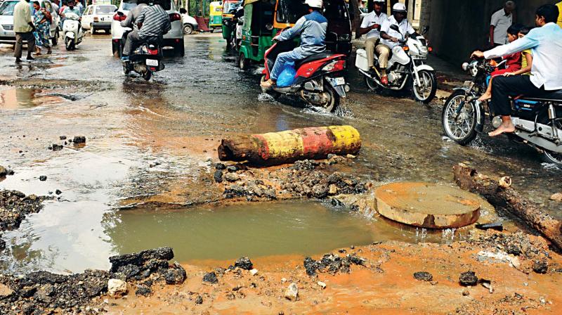 Although cars and two- wheelers manage to drive through without suffering too much, pedestrians have it hard, with some even stepping on the excreta thrown out from it. Although cars and two- wheelers manage to drive through without suffering too much, pedestrians have it hard, with some even stepping on the excreta thrown out from it.