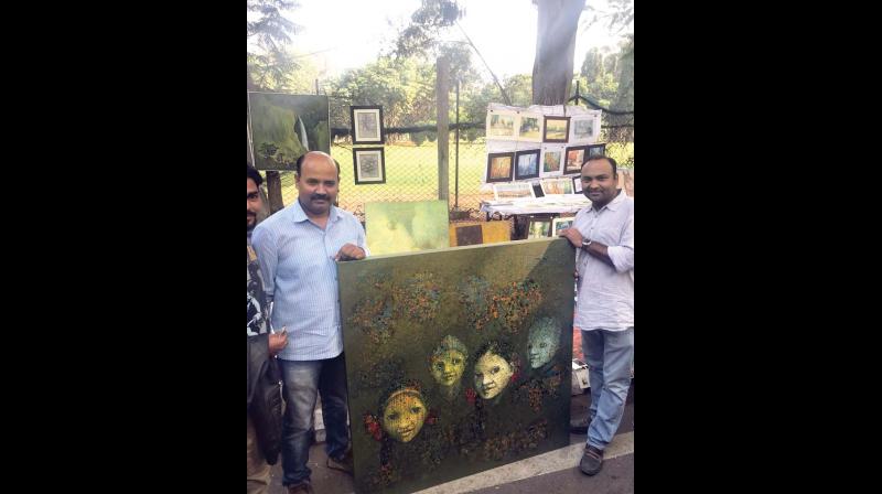 Artistes display their work Artistes display their work