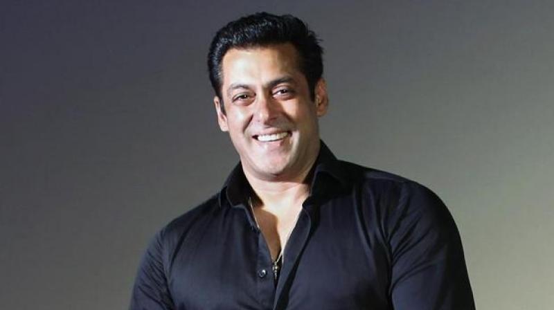 Salman Khan's recently released film 'Tubelight' tanked at the box office. The actor is reportedly paying the distributors a sum of 65 Cr to help them recover from the monetary losses they have incurred because of the war drama not performing well. Salman Khan's recently released film 'Tubelight' tanked at the box office. The actor is reportedly paying the distributors a sum of 65 Cr to help them recover from the monetary losses they have incurred because of the war drama not performing well.
