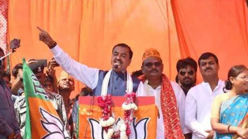 Uttar Pradesh Deputy Chief Minister Keshav Prasad Maurya on Sunday said that giving votes to Bharatiya Janata Party (BJP) "will mean a nuclear bomb has been automatically dropped on Pakistan". (Photo: File) Uttar Pradesh Deputy Chief Minister Keshav Prasad Maurya on Sunday said that giving votes to Bharatiya Janata Party (BJP) "will mean a nuclear bomb has been automatically dropped on Pakistan". (Photo: File)