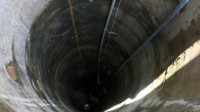 Tamil Nadu is facing drought from three years because of successive failure of north east monsoons. (Photo: ANI) Tamil Nadu is facing drought from three years because of successive failure of north east monsoons. (Photo: ANI)