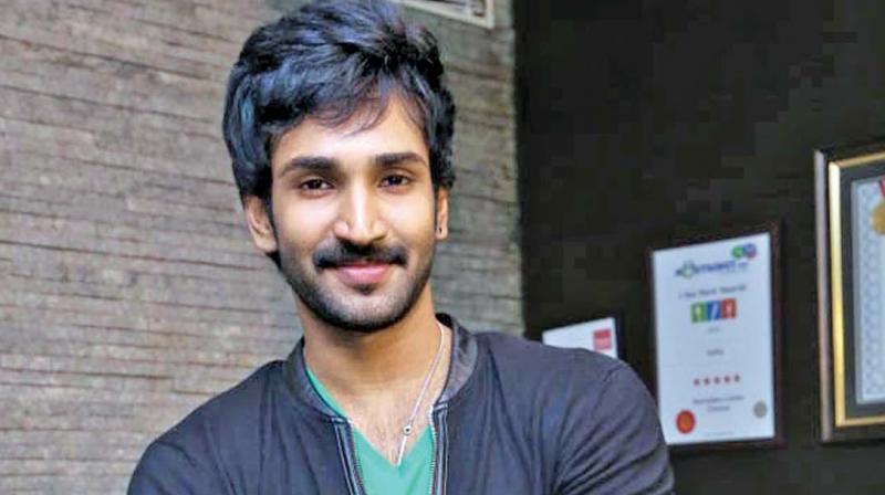 Aadhi Aadhi