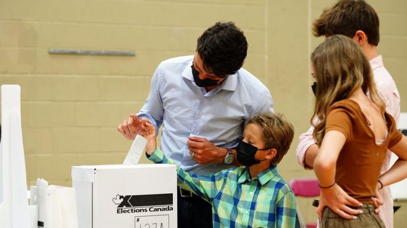 Justin Trudeau casts his ballot at a Montreal polling station. (Bloomberg)