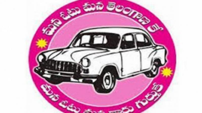 In the TRS, ordinary members have to pay Rs 30 each and active members Rs 130 against Rs 5 and Rs 100 in the Congress. In the TRS, ordinary members have to pay Rs 30 each and active members Rs 130 against Rs 5 and Rs 100 in the Congress.