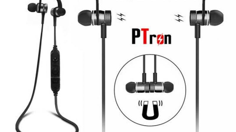 The built-in magnets let you attach the two metal ear buds together when not in use. The built-in magnets let you attach the two metal ear buds together when not in use.