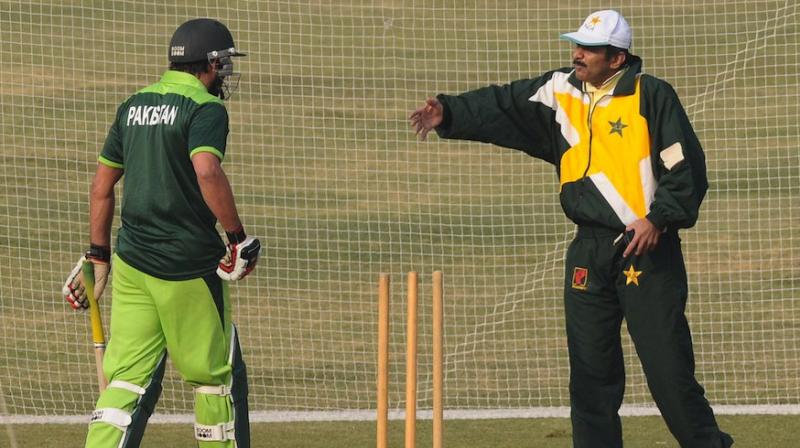 A verbal altercation has been going on between Afridi and Miandad after both of them accused each other of being ‘money-centric’. (Photo: AFP) A verbal altercation has been going on between Afridi and Miandad after both of them accused each other of being ‘money-centric’. (Photo: AFP)