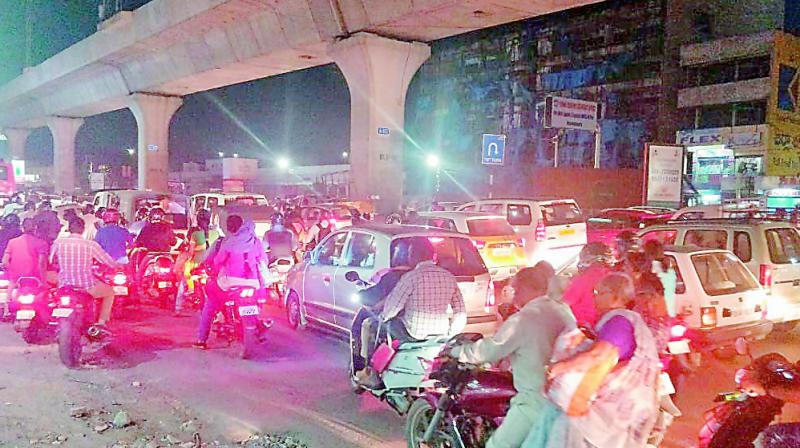 Increased traffic congestion at Kukatpally Y-junction . (Image DC) Increased traffic congestion at Kukatpally Y-junction . (Image DC)