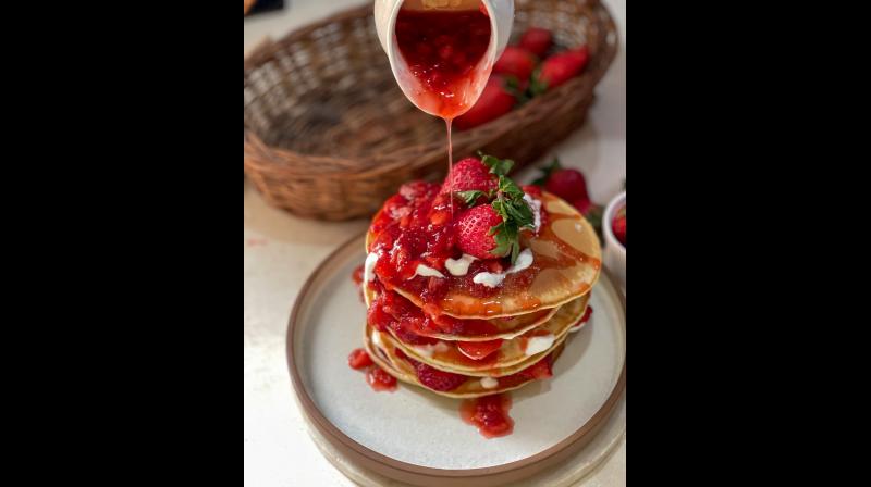 Pancake with strawberry compote