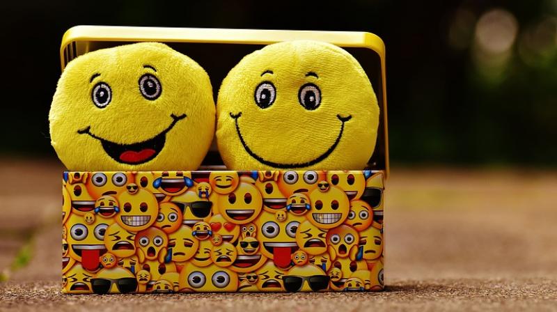 Study shows perceptions of low competence if a smiley is included in turn undermined information sharing (Photo: Pixabay) Study shows perceptions of low competence if a smiley is included in turn undermined information sharing (Photo: Pixabay)